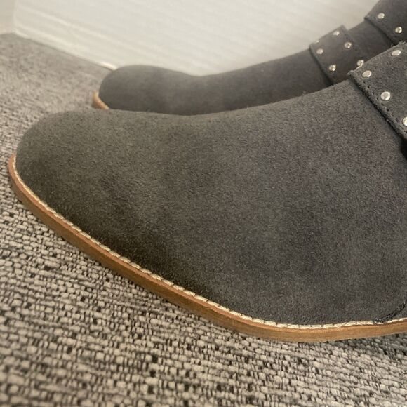 Dolce Vita Booties Women’s 10‎ Grey Ankle Boots Suede Buckle Block Heel Western - Picture 7 of 15